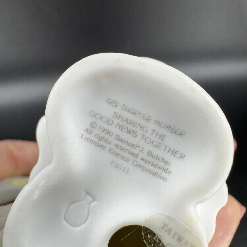 Vintage 1990s Precious Moments Sharing the Good News Together Ceramic Figurine - Picture 3 of 8